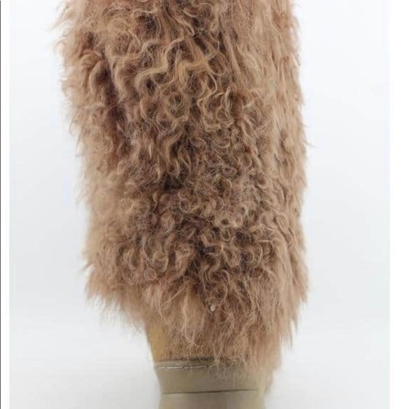 Fur boots - Picture 2 of 2